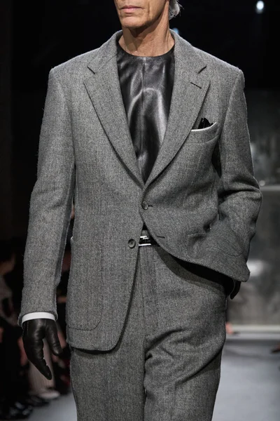 Look 40